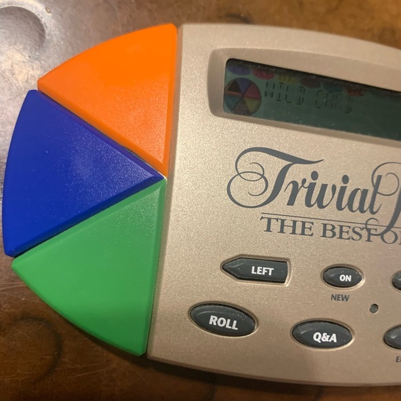 Tested & Works......Trivial Pursuit Electronic Hand-Held Game: The Best of Genus - Picture 3 of 8